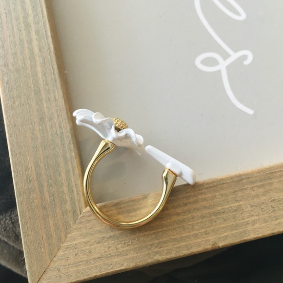 White Daisy Enamel Petal Adjustable Gold Ring - Picture 5 of 9